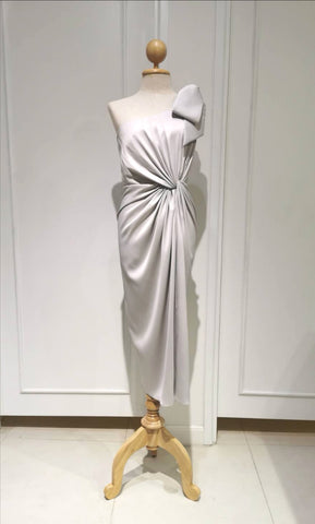 Short Chai bow one shoulder in silver